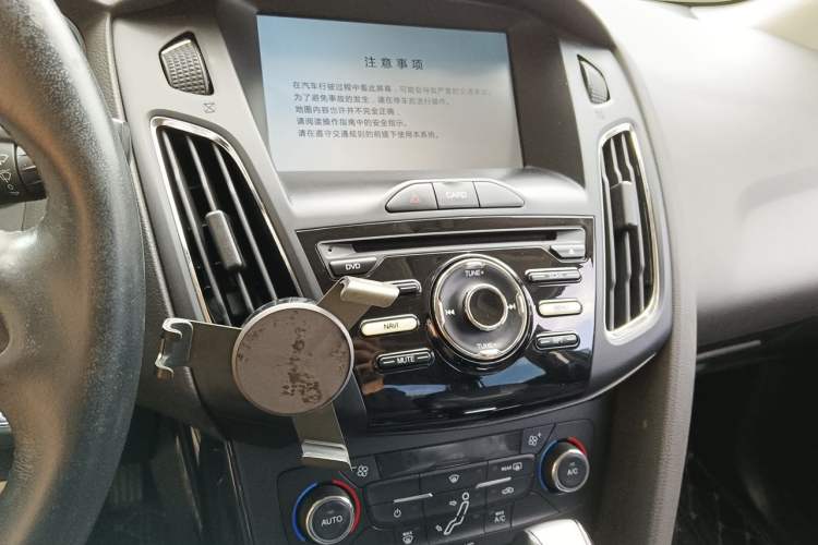 Used Ford Focus 2015 Sedan EcoBoost 125 Automatic Supreme Style Edition Audio And AC Panel