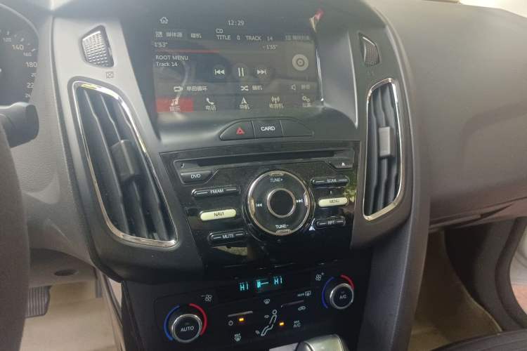 Used Ford Focus 2015 Sedan 1.6L Automatic Trend Model Audio And AC Panel