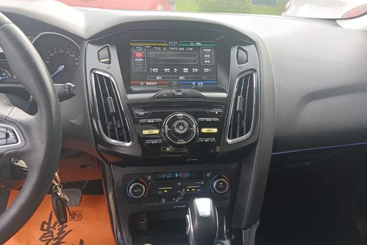 Used Ford Focus 2015 Hatchback 1.6L Automatic Fashion Edition Audio And AC Panel