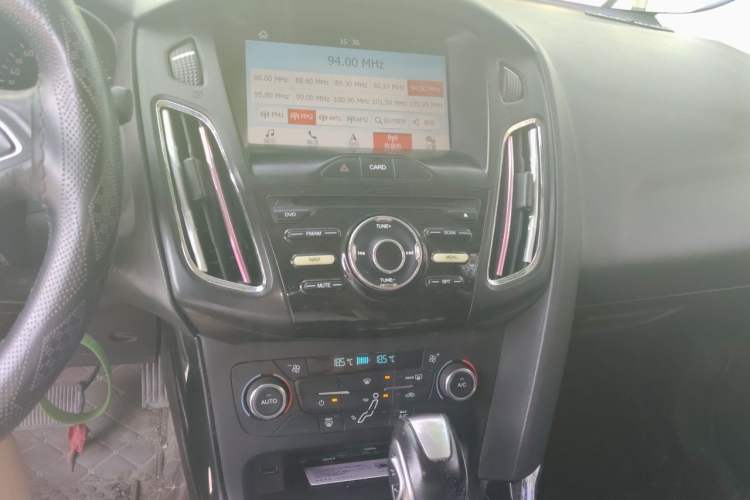 Used Ford Focus 2015 Sedan 1.6L Automatic Trend Model Audio And AC Panel