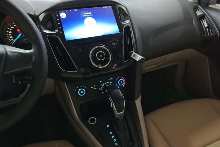 Used Ford Focus 2015 Sedan 1.6L Automatic Comfort Model Audio And AC Panel