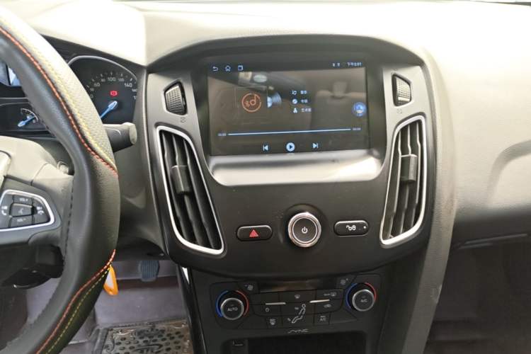 Used Ford Focus 2015 Sedan 1.6L Manual Fashion Edition Audio And AC Panel
