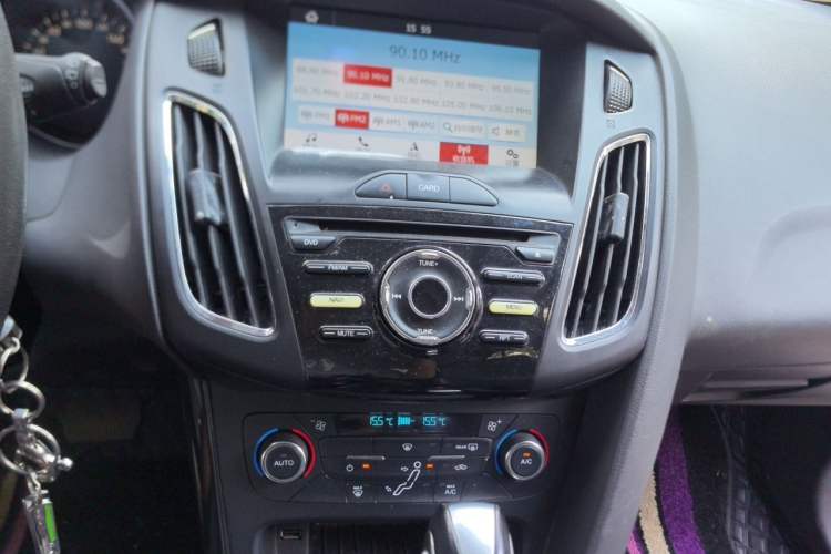 Used Ford Focus 2015 Hatchback 1.6L Automatic Fashion Edition Audio And AC Panel