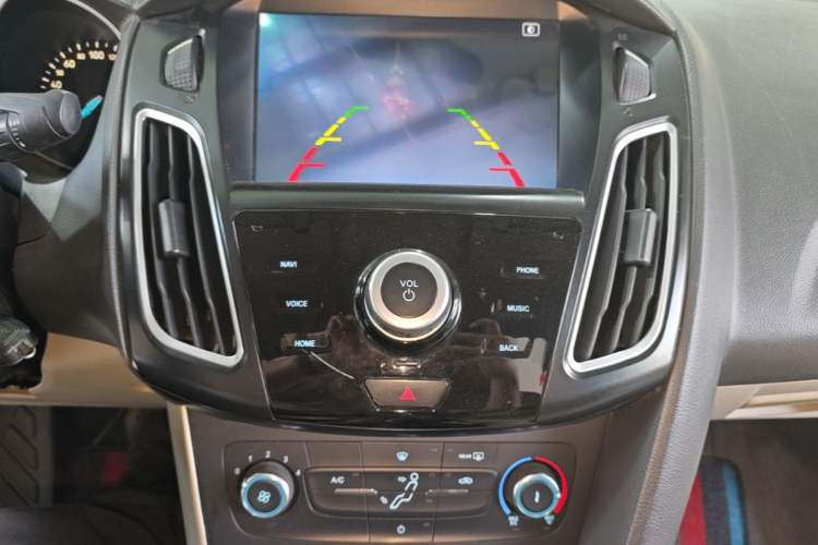 Used Ford Focus 2015 Sedan 1.6L Automatic Comfort Model Audio And AC Panel