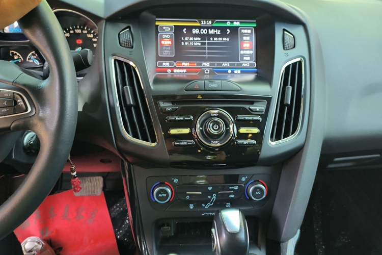 Used Ford Focus 2015 Sedan 1.6L Automatic Trend Model Audio And AC Panel