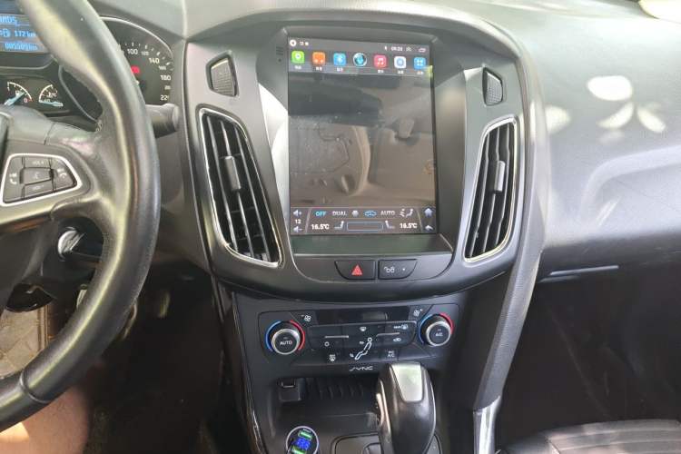 Used Ford Focus 2015 Sedan 1.6L Automatic Trend Model Audio And AC Panel
