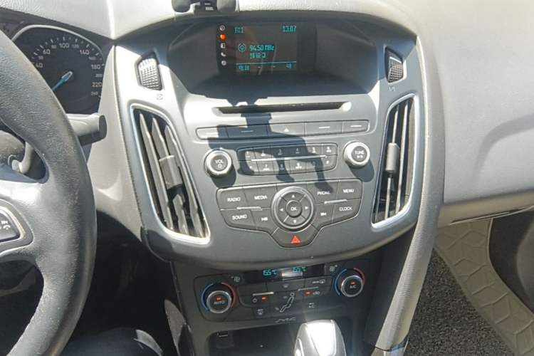 Used Ford Focus 2015 Sedan EcoBoost 125 Automatic Supreme Style Edition Audio And AC Panel