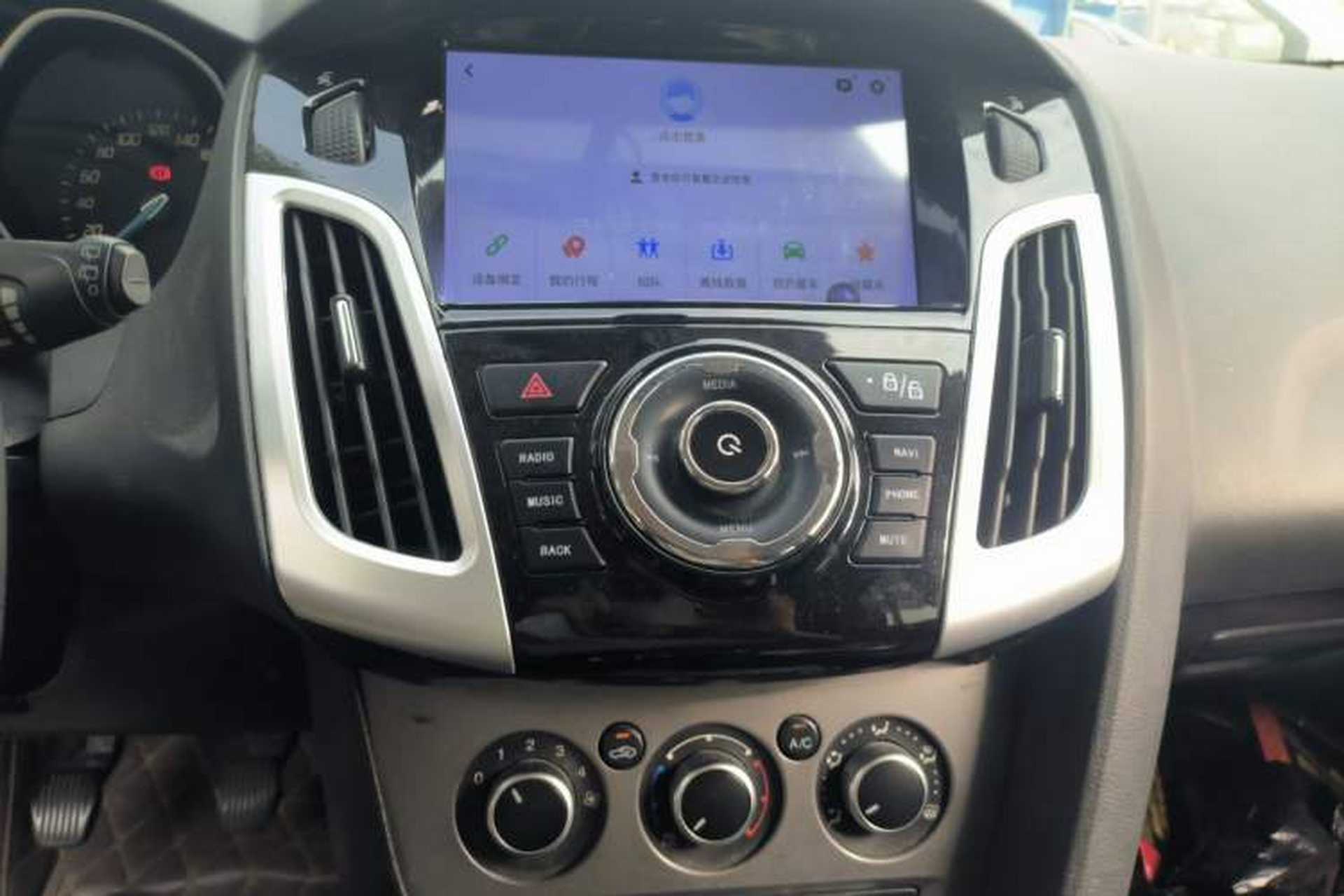 Used Ford Focus 2015 Sedan 1.6L Manual Comfort Model Audio And AC Panel