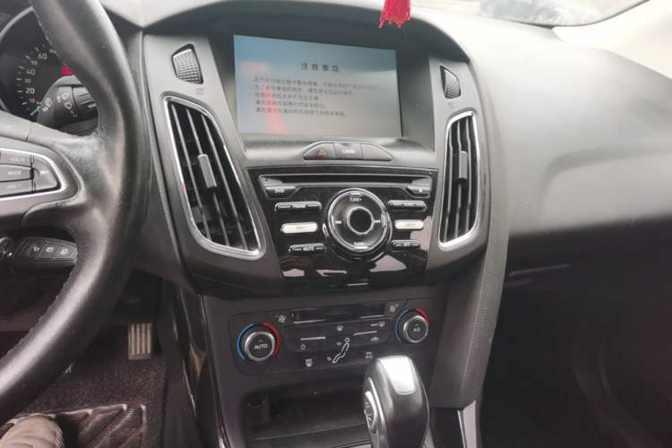 Used Ford Focus 2015 Sedan 1.6L Automatic Trend Model Audio And AC Panel