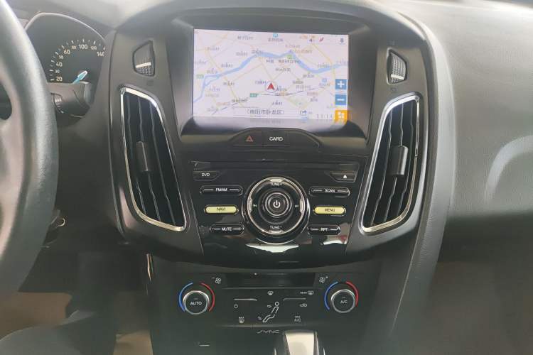 Used Ford Focus 2015 Sedan 1.6L Automatic Trend Model Audio And AC Panel