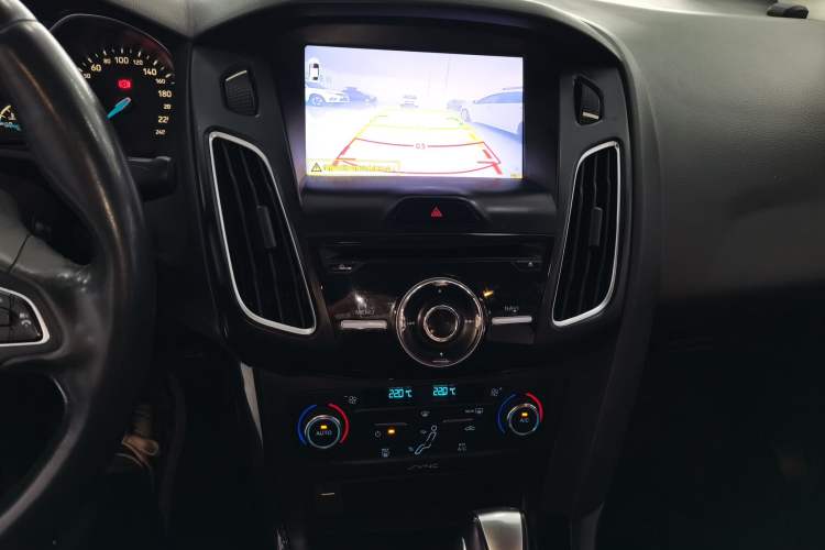Used Ford Focus 2015 Sedan 1.6L Automatic Trend Model Audio And AC Panel