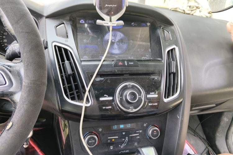 Used Ford Focus 2015 Hatchback 1.6L Automatic Fashion Edition Audio And AC Panel