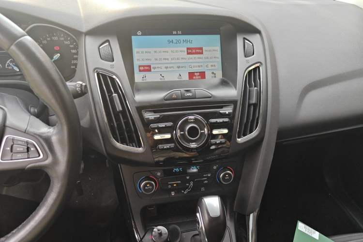 Used Ford Focus 2015 Hatchback EcoBoost 125 Automatic Supreme Style Edition Audio And AC Panel