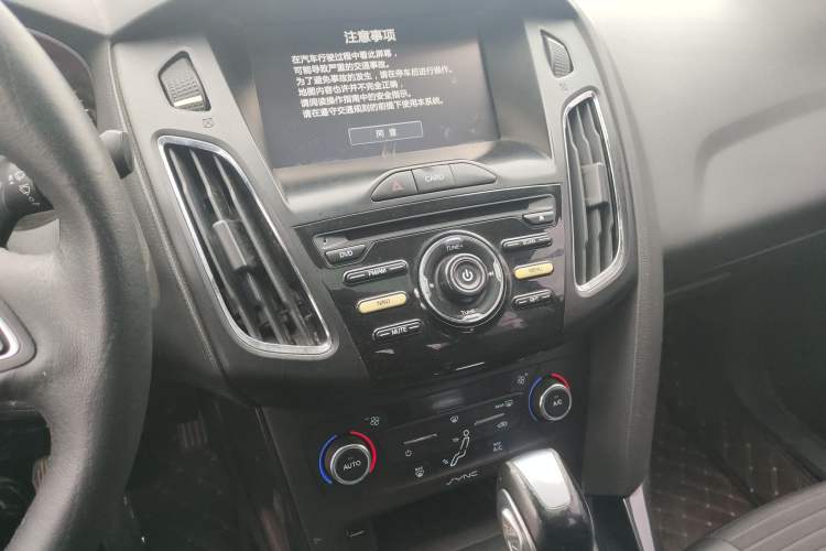 Used Ford Focus 2015 Sedan 1.6L Automatic Trend Model Audio And AC Panel