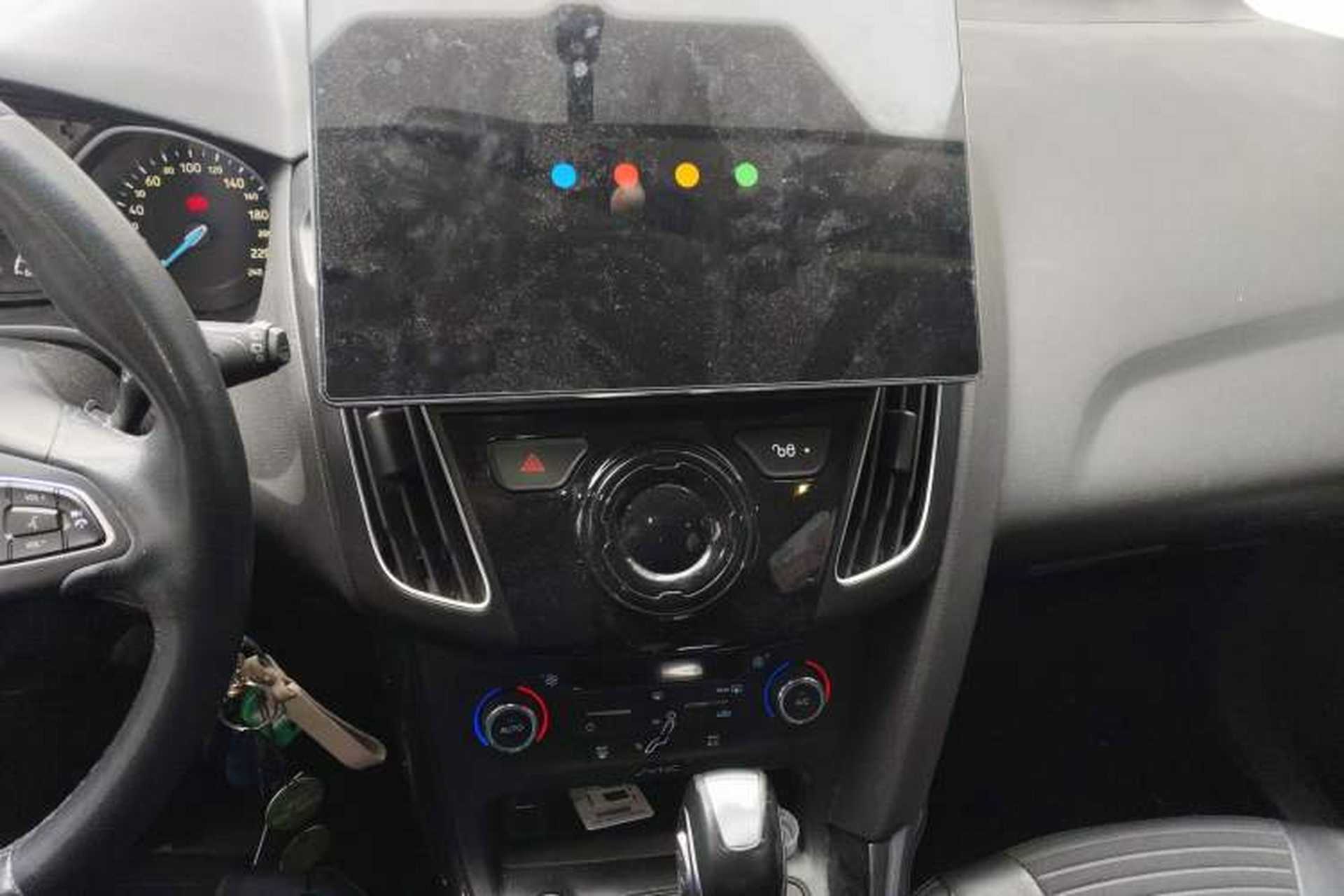Used Ford Focus 2015 Hatchback EcoBoost 125 Automatic Supreme Style Edition Audio And AC Panel