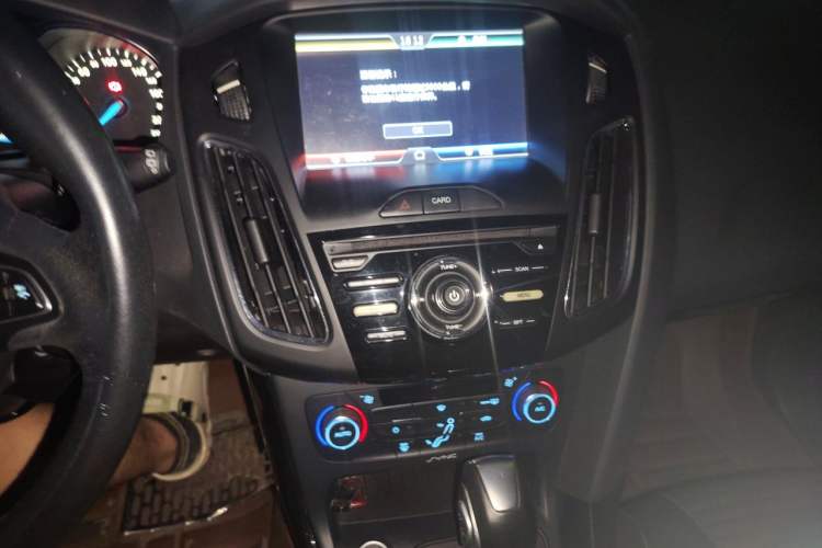 Used Ford Focus 2015 Hatchback 1.6L Automatic Fashion Edition Audio And AC Panel