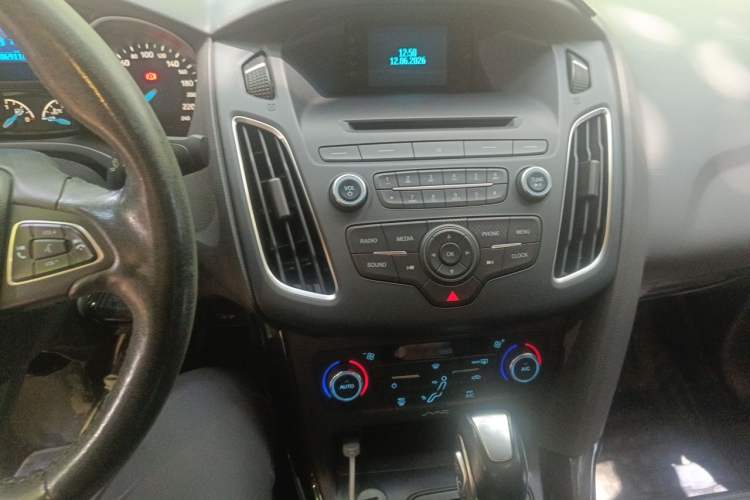 Used Ford Focus 2015 Sedan 1.6L Automatic Trend Model Audio And AC Panel