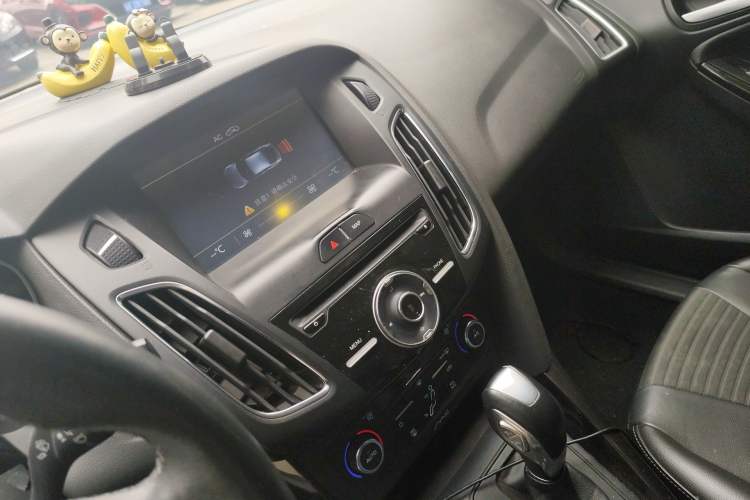 Used Ford Focus 2015 Sedan 1.6L Automatic Trend Model Audio And AC Panel