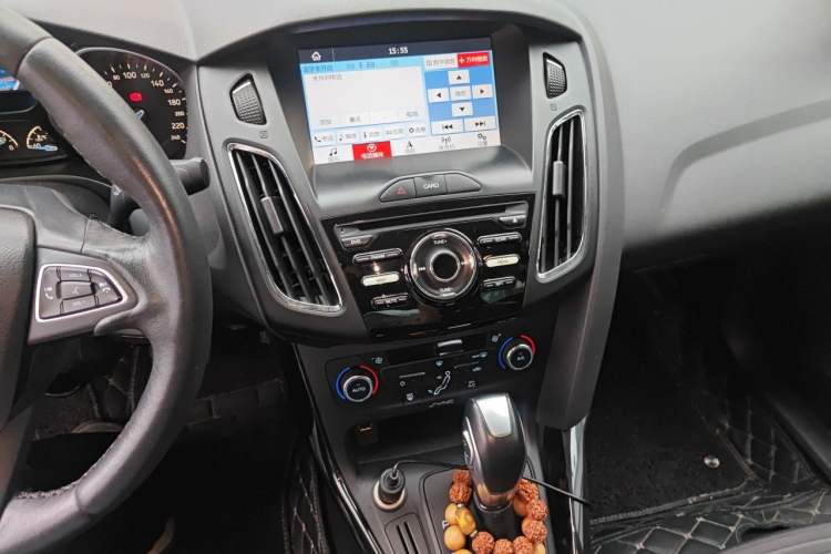 Used Ford Focus 2015 Sedan 1.6L Automatic Trend Model Audio And AC Panel