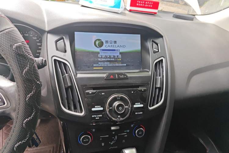 Used Ford Focus 2015 Hatchback EcoBoost 125 Automatic Supreme Style Edition Audio And AC Panel