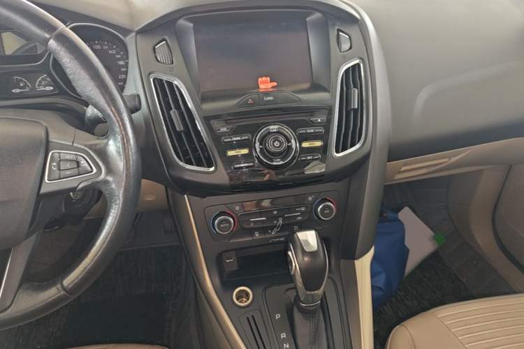 Used Ford Focus 2015 Sedan 1.6L Automatic Trend Model Audio And AC Panel