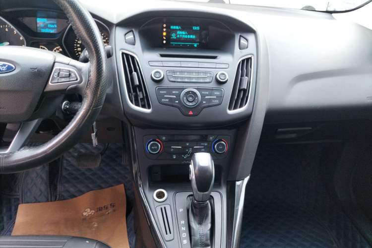 Used Ford Focus 2015 Sedan 1.6L Automatic Trend Model Audio And AC Panel