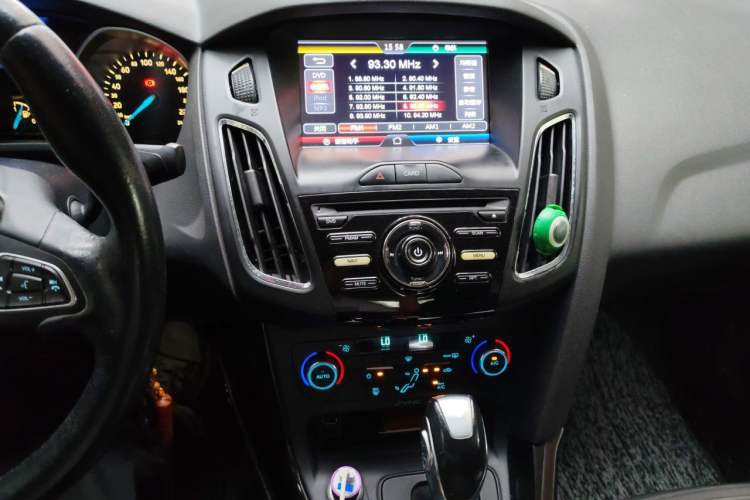 Used Ford Focus 2015 Sedan EcoBoost 125 Automatic Supreme Style Edition Audio And AC Panel