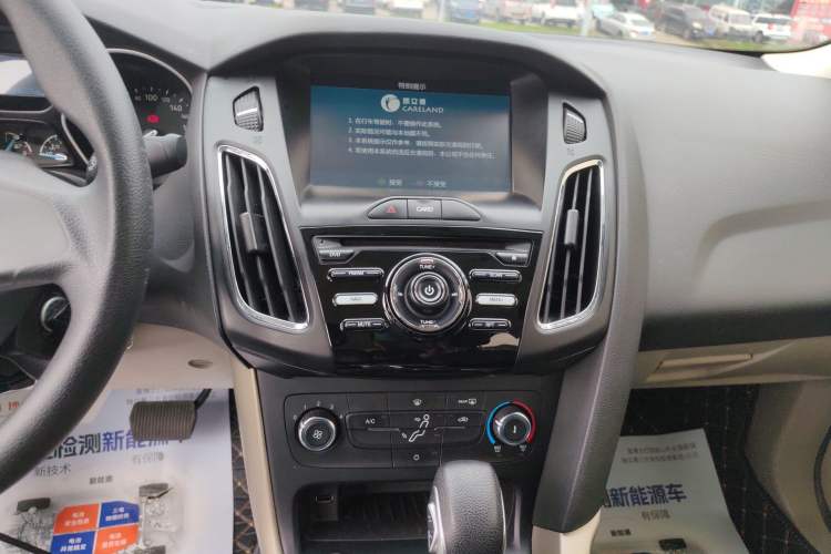 Used Ford Focus 2015 Sedan 1.6L Automatic Comfort Model Audio And AC Panel