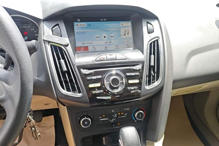 Used Ford Focus 2015 Sedan 1.6L Automatic Comfort Model Audio And AC Panel