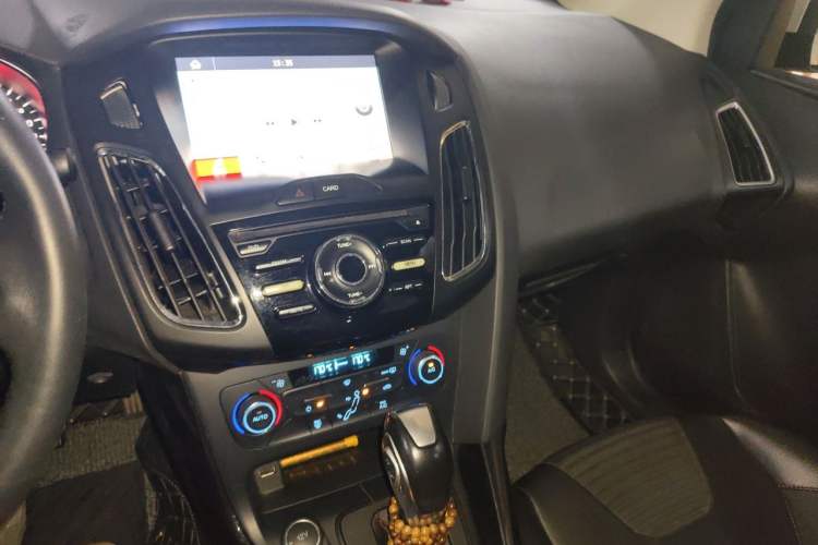 Used Ford Focus 2015 Sedan 1.6L Automatic Trend Model Audio And AC Panel