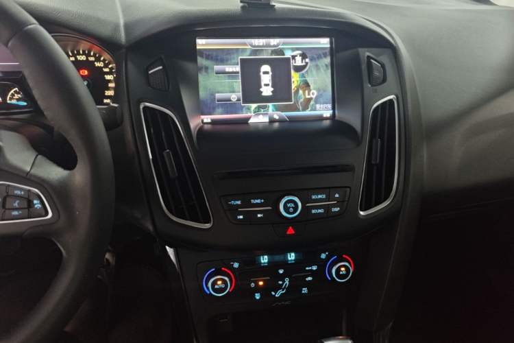 Used Ford Focus 2015 Sedan EcoBoost 180 Automatic Elite Model Audio And AC Panel