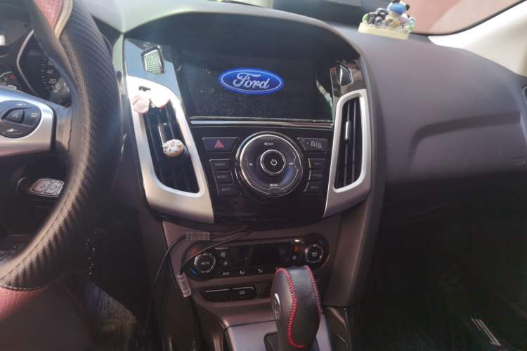 Used Ford Focus 2015 Sedan 1.6L Automatic Trend Model Audio And AC Panel