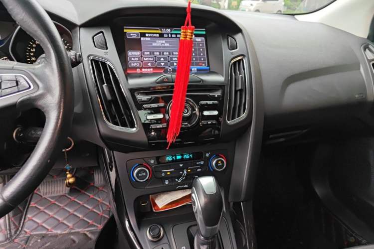 Used Ford Focus 2015 Hatchback 1.6L Automatic Fashion Edition Audio And AC Panel