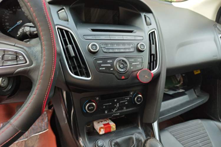 Used Ford Focus 2015 Hatchback 1.6L Manual Fashion Edition Audio And AC Panel