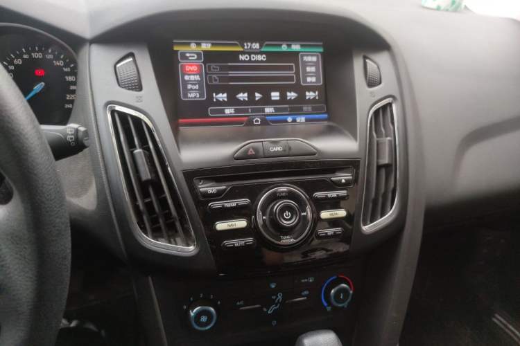 Used Ford Focus 2015 Hatchback 1.6L Automatic Comfort Model Audio And AC Panel