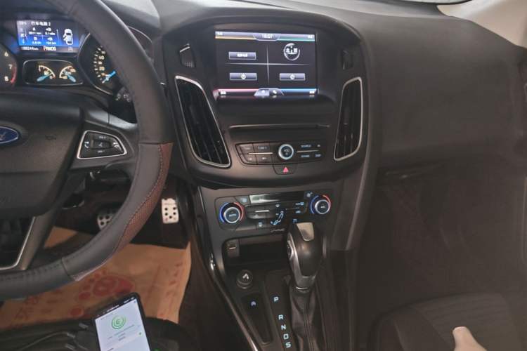Used Ford Focus 2015 Sedan EcoBoost 180 Automatic Elite Model Audio And AC Panel