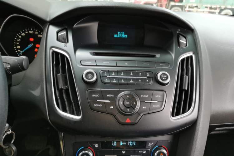 Used Ford Focus 2015 Sedan 1.6L Automatic Trend Model Audio And AC Panel