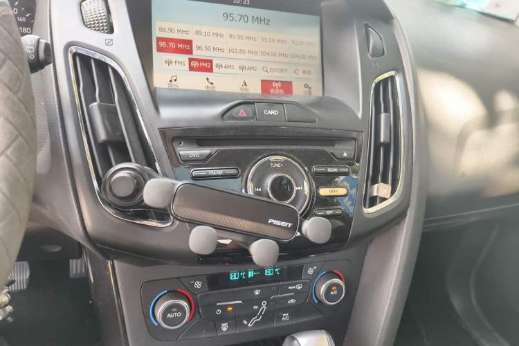 Used Ford Focus 2015 Hatchback 1.6L Automatic Fashion Edition Audio And AC Panel