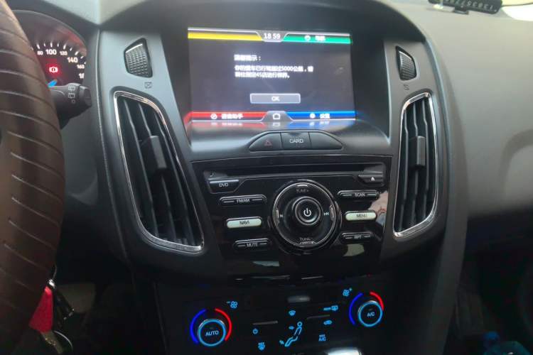 Used Ford Focus 2015 Hatchback 1.6L Automatic Fashion Edition Audio And AC Panel