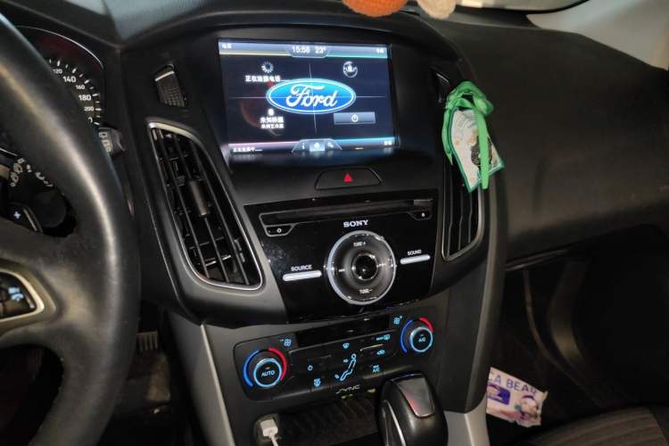 Used Ford Focus 2015 Hatchback EcoBoost 180 Automatic Sport Model Audio And AC Panel