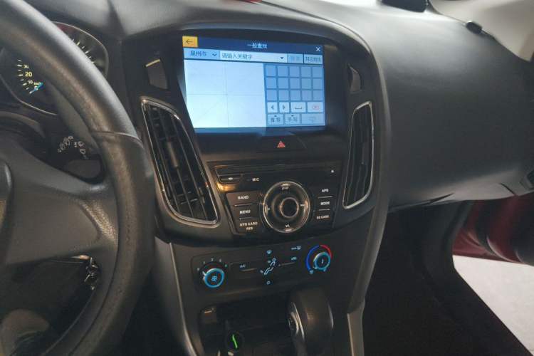 Used Ford Focus 2015 Hatchback 1.6L Automatic Comfort Model Audio And AC Panel
