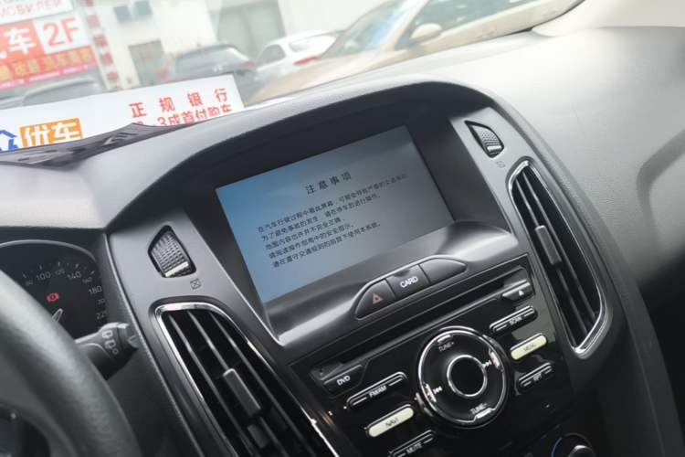 Used Ford Focus 2015 Hatchback 1.6L Automatic Comfort Model Audio And AC Panel