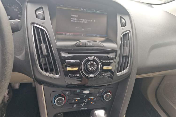 Used Ford Focus 2015 Sedan 1.6L Automatic Trend Model Audio And AC Panel