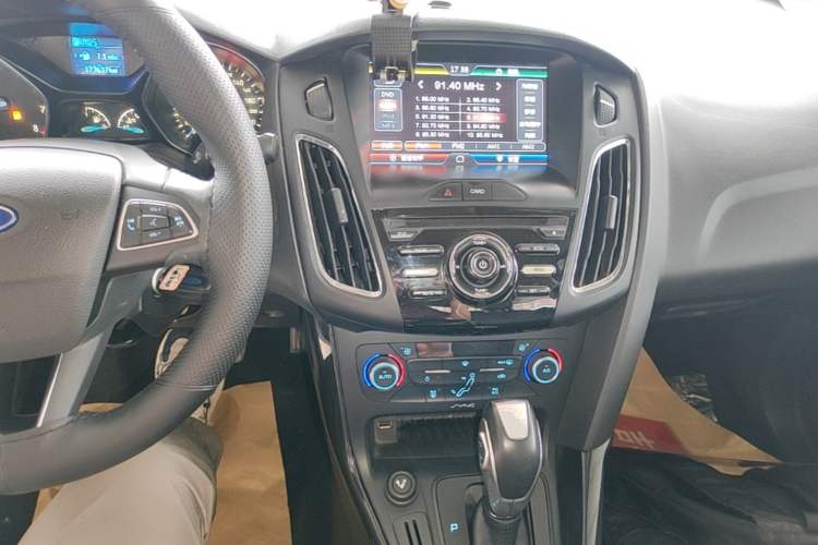 Used Ford Focus 2015 Sedan 1.6L Automatic Trend Model Audio And AC Panel