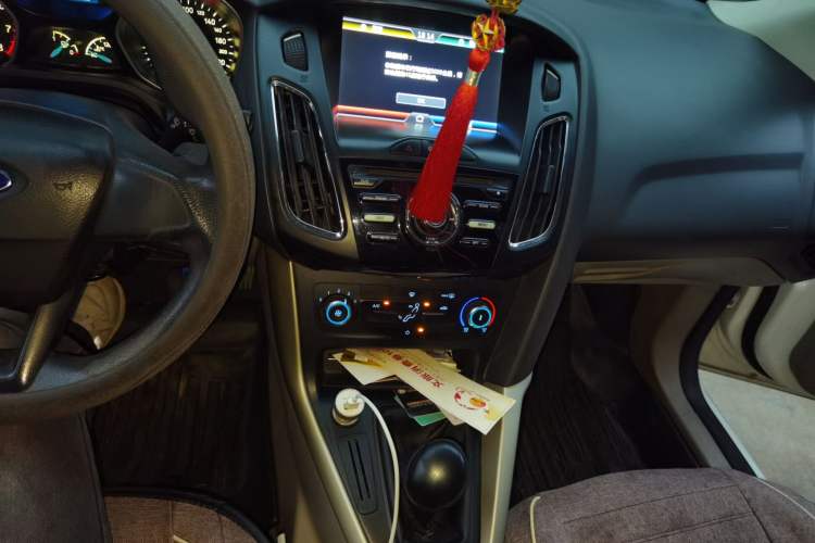Used Ford Focus 2015 Sedan 1.6L Manual Comfort Model Audio And AC Panel