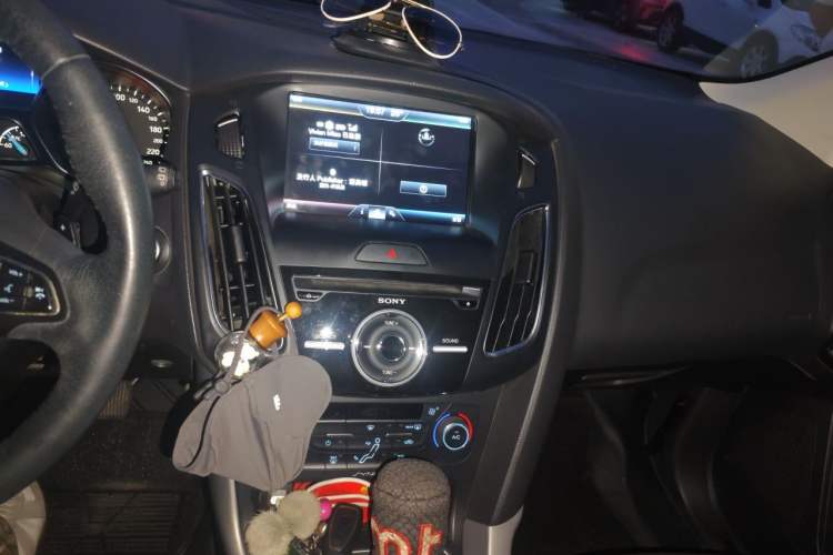 Used Ford Focus 2015 Hatchback EcoBoost 180 Automatic Sport Model Audio And AC Panel