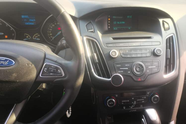 Used Ford Focus 2015 Sedan 1.6L Automatic Trend Model Audio And AC Panel