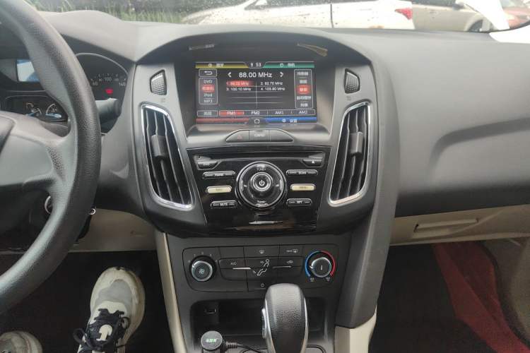 Used Ford Focus 2015 Sedan 1.6L Automatic Trend Model Audio And AC Panel