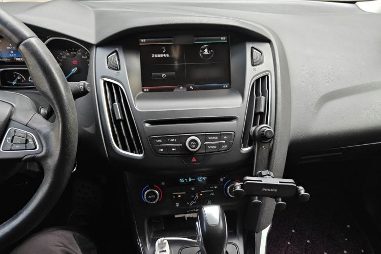 Used Ford Focus 2015 Hatchback EcoBoost 180 Automatic Elite Model Audio And AC Panel