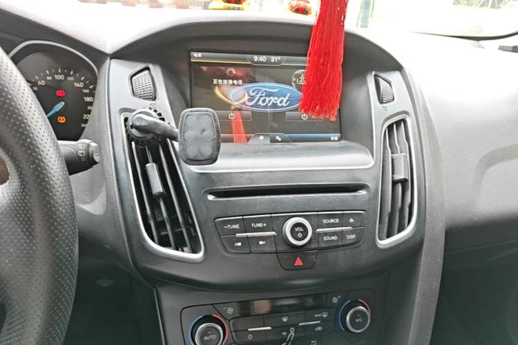 Used Ford Focus 2015 Hatchback EcoBoost 180 Automatic Elite Model Audio And AC Panel